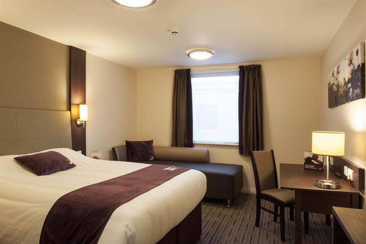 Premier Inn Bath City Centre Экстерьер фото