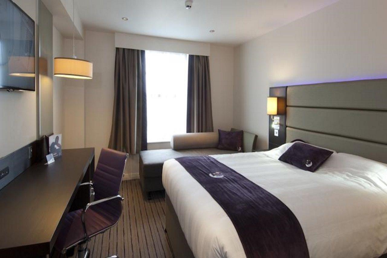Premier Inn Bath City Centre Экстерьер фото