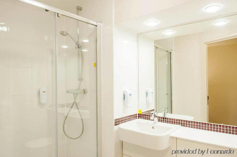 Premier Inn Bath City Centre Экстерьер фото